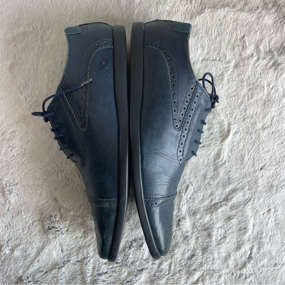 Ted Baker London Men\'s Cap Toe Blue Leather Oxford Dress Shoes Size 9 Ted Baker London Men\'s Cap Toe Blue Leather Oxford Dress Shoes Size 9